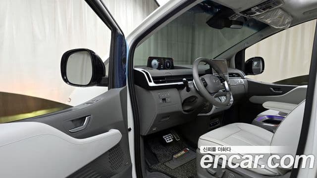 Hyundai Staria Inspiration, 2025 11