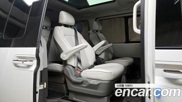 Hyundai Staria Inspiration, 2025 12