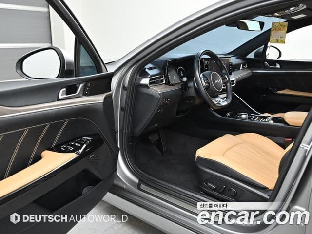 Kia K5 3세대 Signature, 2022 11