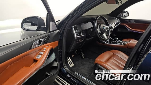 BMW X7 (G07) xDrive 40i M Sport 6인승, 2022 11