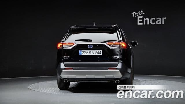 Toyota RAV4 5세대 2.5 4WD гибрид LTD, 2024 4
