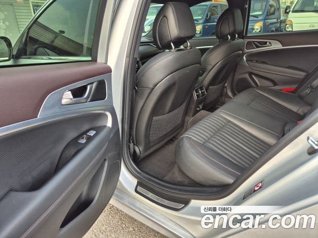 Genesis G70 Supreme, 2018 13