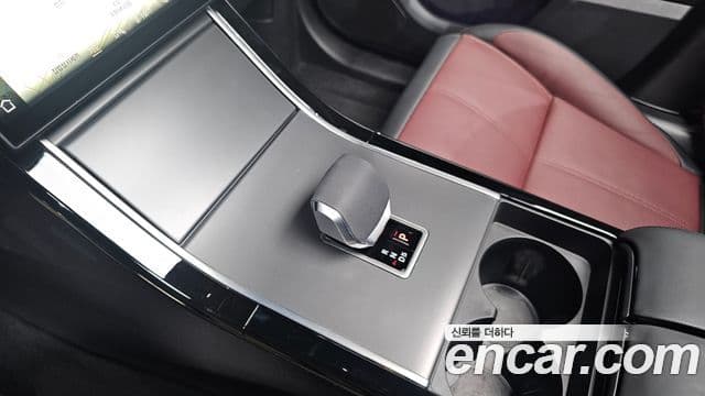 Land Rover Range Rover Velar 3.0 P400 Dynamic HSE, 2025 9