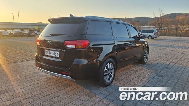 Kia All New Carnival Luxury, 2018 9