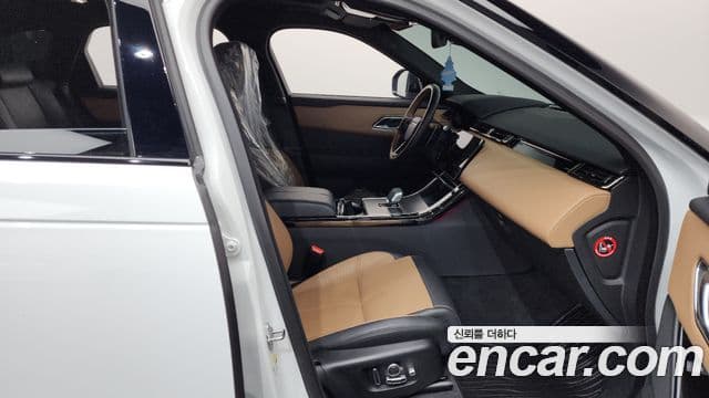 Land Rover Range Rover Velar 3.0 P400 Dynamic HSE, 2025 11