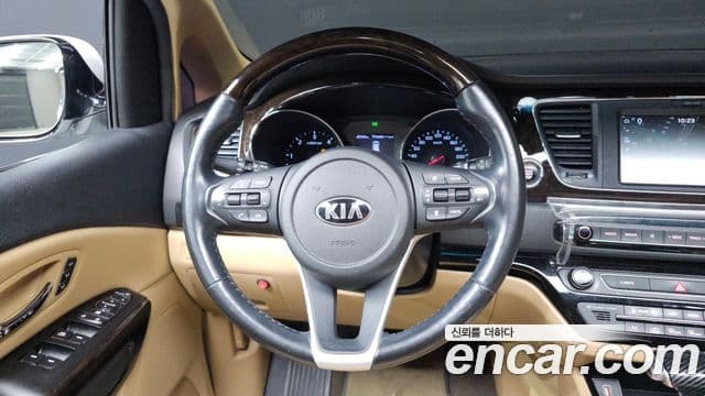 Kia The / новый New Carnival Noblesse, 2019 10