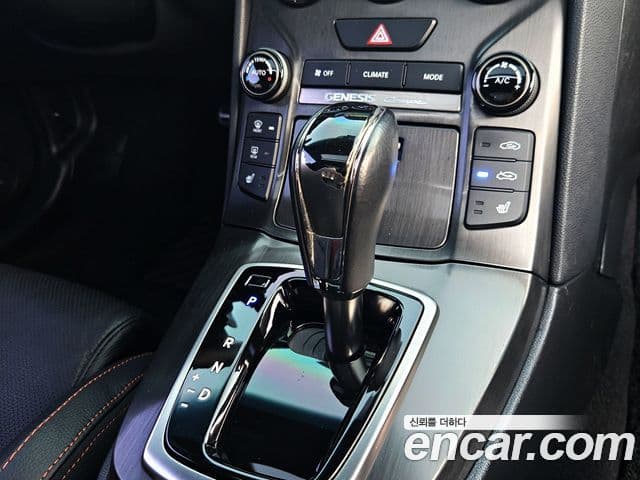 Hyundai The / новый New Genesis купе 200 турбо S, 2016 9