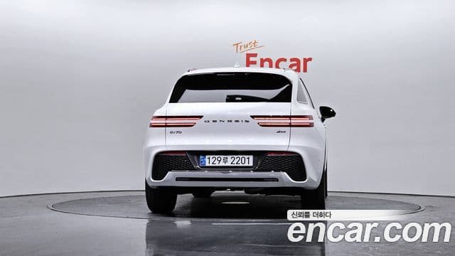 Genesis GV70, 2022 4