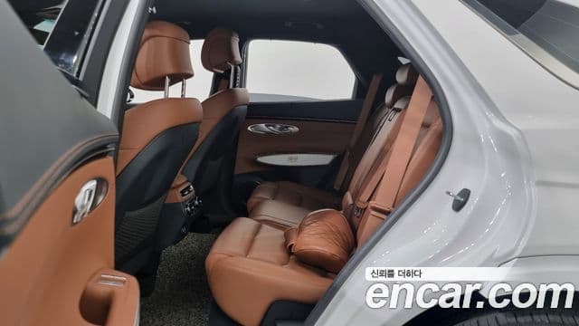 Genesis GV70, 2022 13