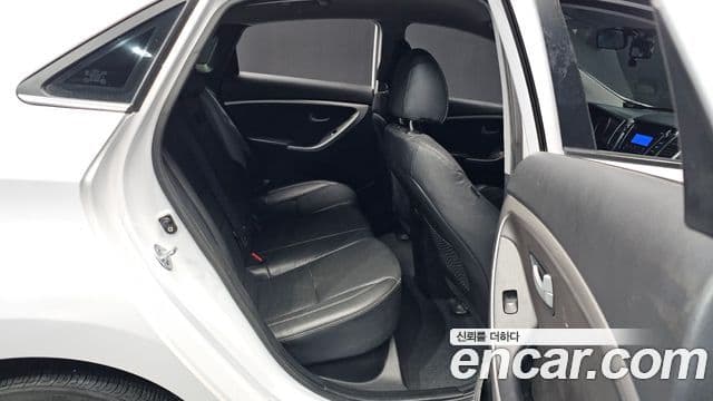 Hyundai i30(новый кузов / новое поколение) дизель 1.6 VGT PYL, 2015 12