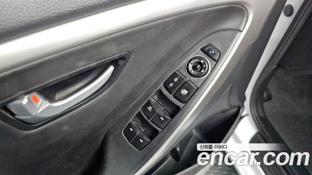 Hyundai i30(новый кузов / новое поколение) дизель 1.6 VGT PYL, 2015 17