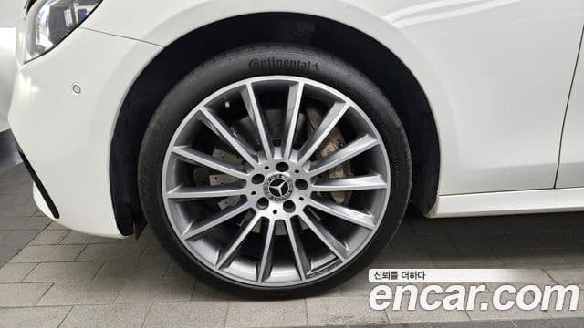 Mercedes-Benz E-класс W213 AMG Line, 2022 все фото