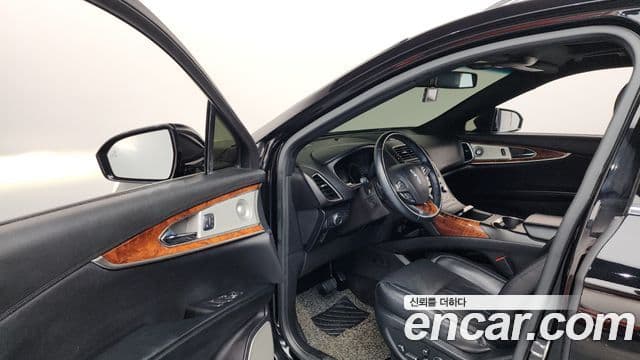 Lincoln MKX 2세대, 2017 10