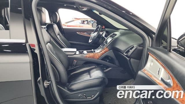 Lincoln MKX 2세대, 2017 11