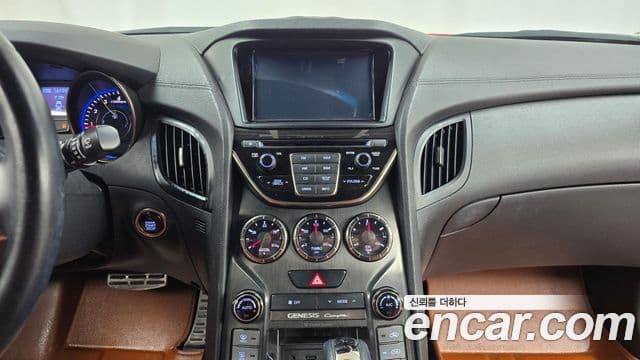 Hyundai The / новый New Genesis купе 200 турбо S, 2014 14