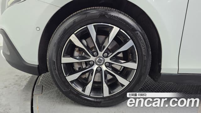 Volvo V40 Cross Country D3, 2019 все фото