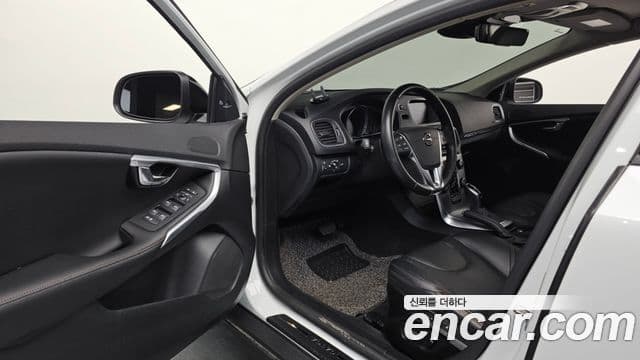 Volvo V40 Cross Country D3, 2019 10