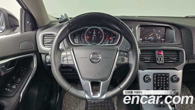 Volvo V40 Cross Country D3, 2019 13