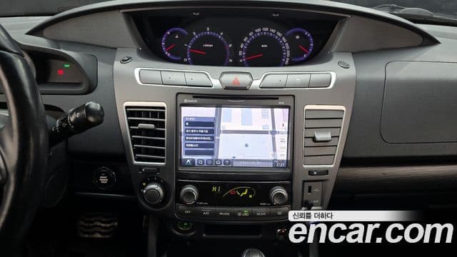 KG모빌리티(SsangYong) Korando 투리스모 4WD TX 9인승, 2017 16