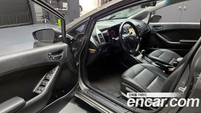 Kia K3 Prestige, 2013 10