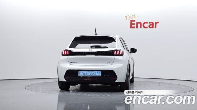 Peugeot e-208 2세대 GT, 2022 4