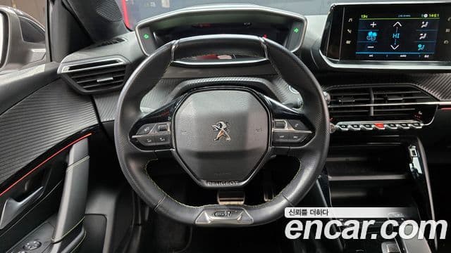 Peugeot e-208 2세대 GT, 2022 13