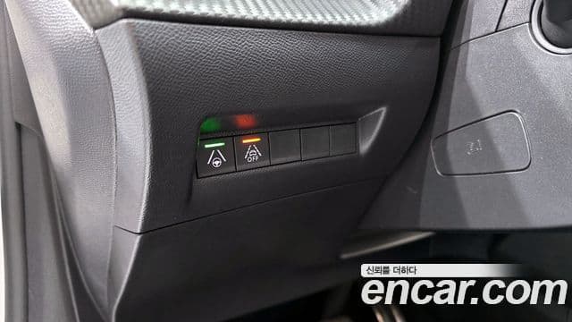 Peugeot e-208 2세대 GT, 2022 16