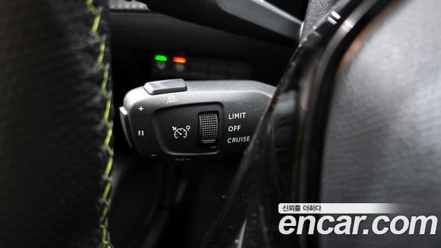 Peugeot e-208 2세대 GT, 2022 17