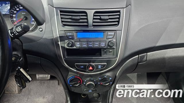 Hyundai Accent(новый кузов / новое поколение) 1.4 VVT Smart, 2016 15