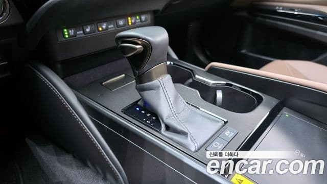 Lexus ES300h 7세대 Executive, 2026 9