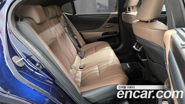 Lexus ES300h 7세대 Executive, 2026 12