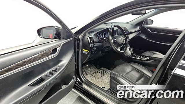 Hyundai Grandeur IG 3.0 LPi Modern (арендный автомобиль), 2018 10