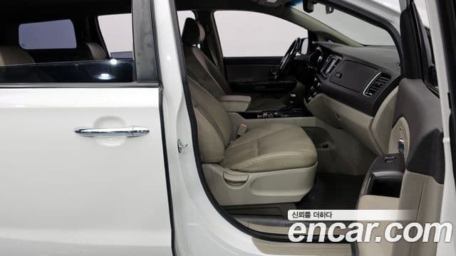 Kia All New Carnival Luxury, 2018 10