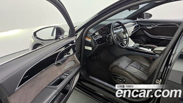 Audi A8 (D5) 55 TFSI Quattro LWB, 2021 10