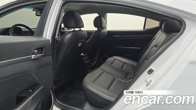 Hyundai Avante AD 1.6 GDI Value Plus, 2018 12