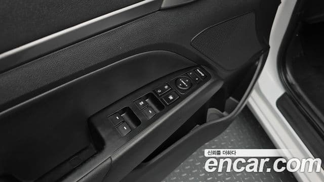 Hyundai Avante AD 1.6 GDI Value Plus, 2018 17