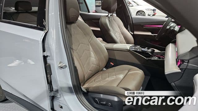 BMW 5시리즈 (G60) 520i M Sport, 2025 10