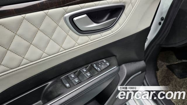 Renault Korea(Samsung) SM6 2.0 LPe RE (для людей с инвалидностью), 2016 18