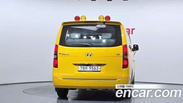 Hyundai Grand Starex детский перевозочный автомобиль, 2016 4