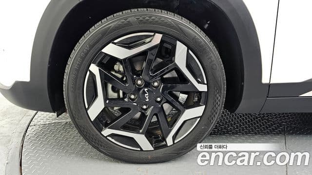 Kia The / новый New Seltos Signature, 2023 все фото