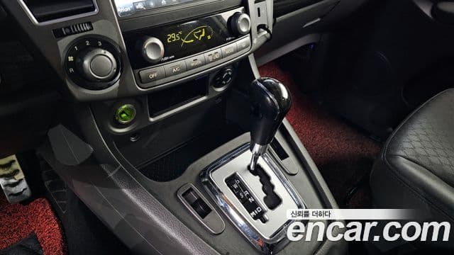 KG모빌리티(SsangYong) Korando 투리스모 4WD TX 9인승, 2016 9