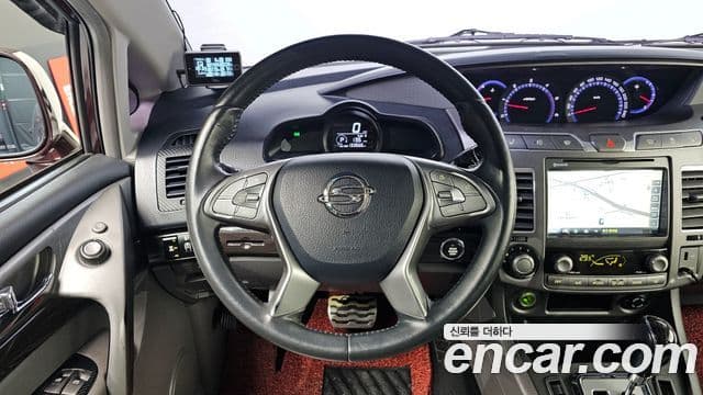 KG모빌리티(SsangYong) Korando 투리스모 4WD TX 9인승, 2016 13