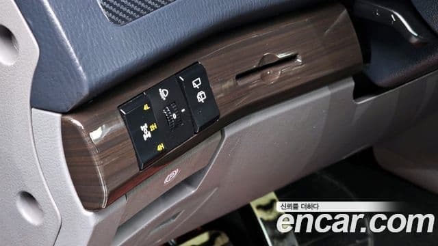 KG모빌리티(SsangYong) Korando 투리스모 4WD TX 9인승, 2016 15