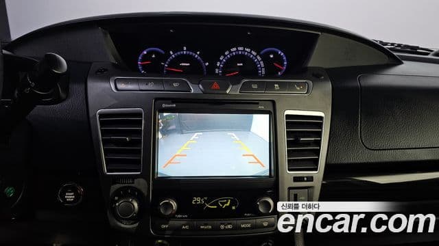 KG모빌리티(SsangYong) Korando 투리스모 4WD TX 9인승, 2016 17