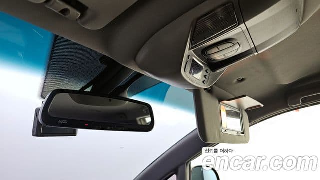 KG모빌리티(SsangYong) Korando 투리스모 4WD TX 9인승, 2016 19