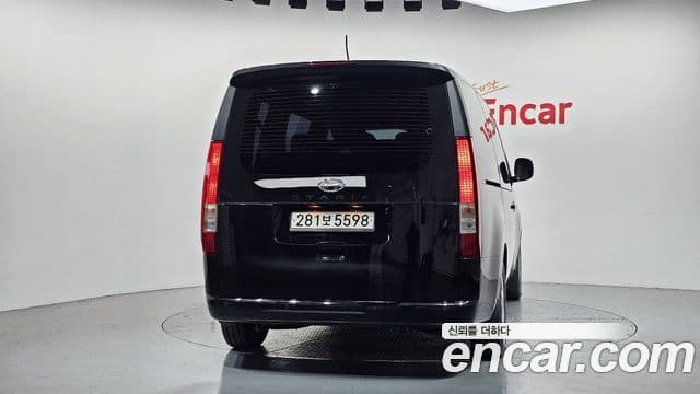 Hyundai Staria Modern, 2023 4