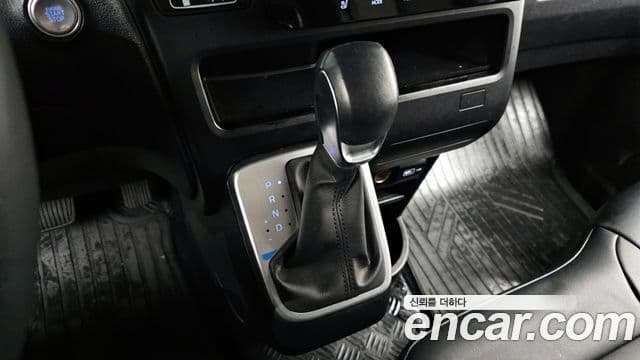 Hyundai Staria Modern, 2023 9