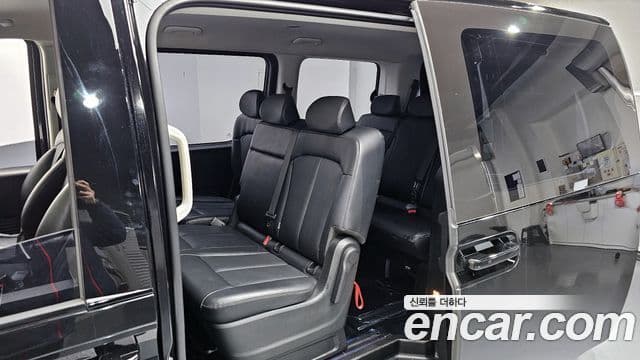 Hyundai Staria Modern, 2023 11