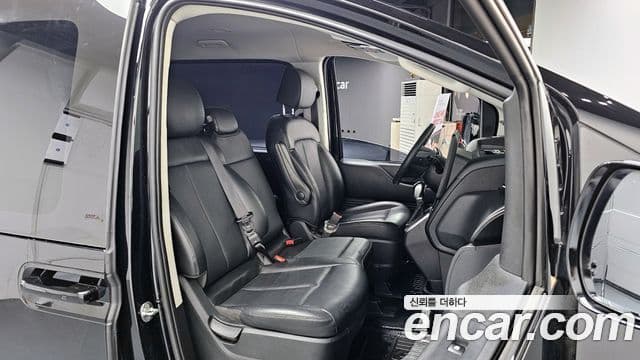 Hyundai Staria Modern, 2023 12