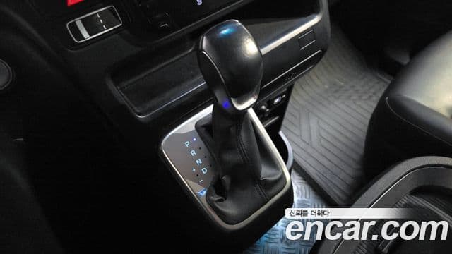 Hyundai Staria Modern, 2022 9